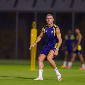 رونالدو وجواو فيليكس يقودان النصر أمام الخليج في الدوري السعودي