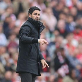 "من بينهم سترلينغ وجورجينيو".. أرسنال يعلن رحيل 20 لاعباً