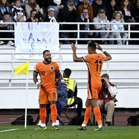 ديباي يقود هولندا لإسقاط فنلندا ويُهدد عرش فان بيرسي