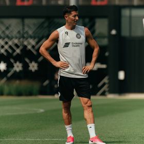ليفاندوفسكي يكشف لأول مرة عن طبيعة حياته بعد برشلونة