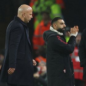 آرني سلوت "يرغب" في بقاء محمد صلاح مع ليفربول