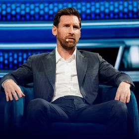 نجم سابق يكشف كواليس مثيرة: ليونيل ميسي صاحب الكلمة الأخيرة في صفقات برشلونة