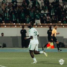 شاهد.. الأهلي يتقدم على ضمك في الشوط الأول ويعتلي الصدارة مؤقتاً