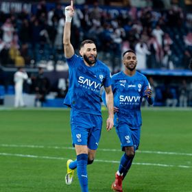 شاهد.. الهلال يفاقم محنة النجمة في ليلة تألّق كريم بنزيما