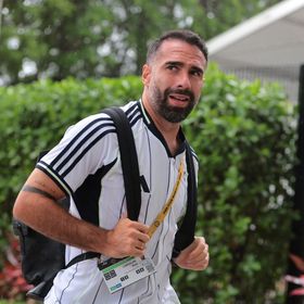 ماذا دار بين كارفاخال وحكم مباراة سيلتا فيغو في نفق غرفة الملابس؟