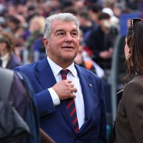 لابورتا يتصدر سباق رئاسة برشلونة قبل 20 يوماً من الانتخابات