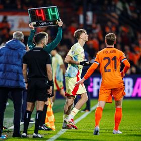 مفاجأة.. هويسن مدافع ريال مدريد كان على أعتاب الانتقال لبرشلونة
