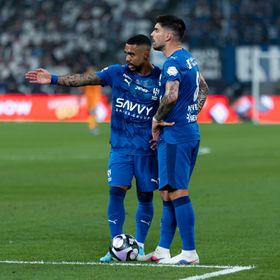 شاهد.. التعاون يقدم خدمة للنصر ويفرض تعادلاً مثيراً على الهلال