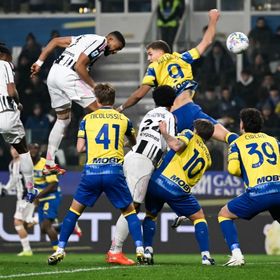 يوفنتوس يسحق بارما برباعية وينتظر هدية أودينيزي