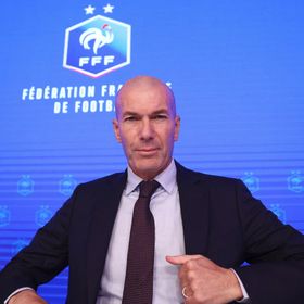 عودة الأسطورة.. زين الدين زيدان مدرباً لمنتخب فرنسا خلفاً لديدييه ديشان