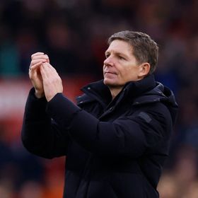 "لستُ جيداً".. مدرب كريستال بالاس يزيد التكهنات حول مستقبله