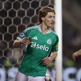 "بطل" سداسية نيوكاسل يتصدّر تشكيلة ذهاب ملحق ثمن نهائي دوري أبطال أوروبا