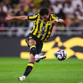 شاهد.. الاتحاد يتقدّم على الأخدود في الشوط الأول بهدفي عوار وكانتي