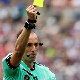 فيفا يثير الجدل بتعيين حكم أوروبي لمباراة الأرجنتين وسويسرا