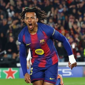 بايرن ميونيخ يتلقى رداً صادماً من لاعب برشلونة