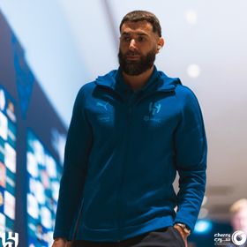 بقيادة كريم بنزيما.. تشكيلة الهلال أمام الفيصلي في بداية الدوري السعودي