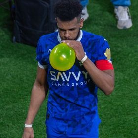 في الطريق إلى جدة.. البليهي يلمّح إلى انتقاله للاتحاد السعودي