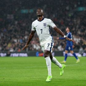إنجلترا تعبر صربيا وتحافظ على سجلها المثالي بتصفيات كأس العالم
