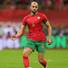 سفيان أمرابط يخضع لعملية جراحية في هولندا