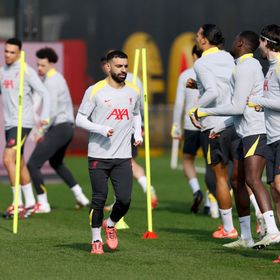 هل يرحل محمد صلاح من ليفربول إلى برشلونة؟