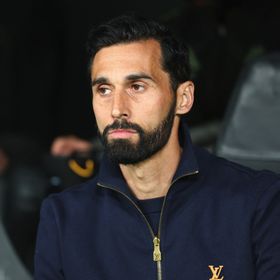 ألفارو أربيلوا يتهكّم على شكوى برشلونة من التحكيم ويذكّر بمدفوعاته لنيغريرا