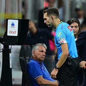 مباراة ميلان وبولونيا شهدت "خطأ فادحاً" من حكم الـ"فار"