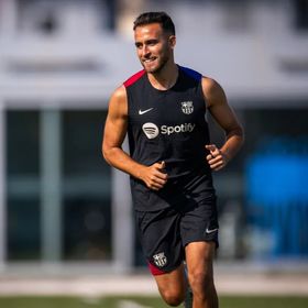 فليك يتصدى لإدارة برشلونة ويرفض رحيل ثنائي الفريق