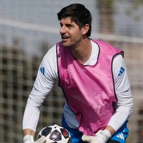 رقم خاص لكورتوا في مواجهة ريال مدريد ومانشستر سيتي