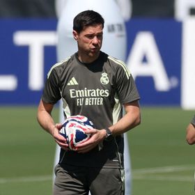 ألونسو يوجه تحذيراً شديد اللهجة للاعبي ريال مدريد قبل مواجهة الهلال