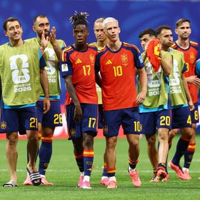 الإصابات تنهي مشوار جناحي إسبانيا ومدافع إنجلترا بكأس العالم