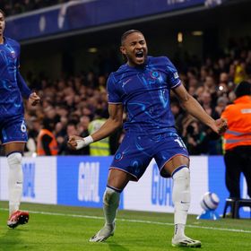 تشيلسي يفوز برباعية وينتزع المركز الرابع من مانشستر سيتي