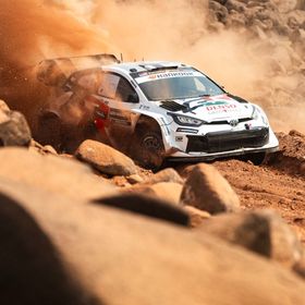 أوجيه يتقدم على إيفانز .. وفورمو يتصدر "رالي السعودية"