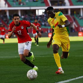 مدافع مصر يتعرض لقطع في الرباط الصليبي وتفاصيل إصابة تريزيغيه