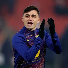 ما هي المباريات التي سيغيب عنها بيدري مع برشلونة بعد إصابته؟