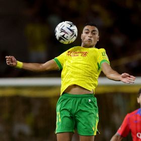 باناثينايكوس "مهتم" بالمصري مصطفى محمد.. ونانت يحدد مطالبه