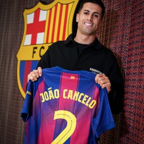 برشلونة يضغط على الهلال لشراء كانسيلو بـ"مقابل رمزي"
