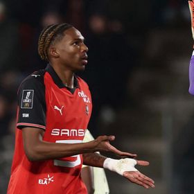 ليفربول يبدأ منافسة تشيلسي على التعاقد مع جيريمي جاكيه