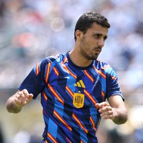 برشلونة "يتجاوز" ريال مدريد في صفقة رودري.. والقرار بيد اللاعب