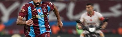 من أسرع.. محمد صلاح أم الدراجة النارية؟ image