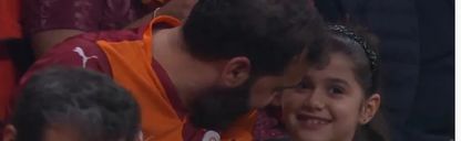 أب وابنته يخطفان الأضواء بالدوري التركي image