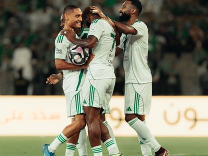 احتفال لاعبي الأهلي بعد تسجيل هدف في شباك الأخدود في دوري روشن السعودي - 3 مايو 2026 - X/@ALAHLI_FC