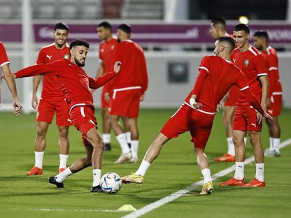 لاعبون مغاربة خلال تدريب للمنتخب في الدوحة - 9 ديسمبر 2022 - Reuters 