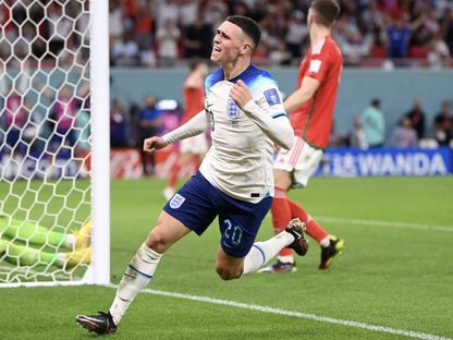 الإنجليزي فيل فودين يشارك كأساسي لأول مرة في مونديال 2022 ويسجل هدفًا أمام ويلز - AFP
