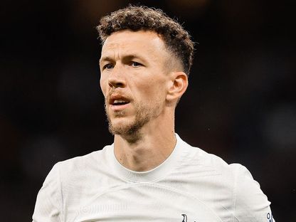 إيفان بيريسيتش لاعب توتنهام هوتسبير الإنجليزي  - https://www.facebook.com/TottenhamHotspur