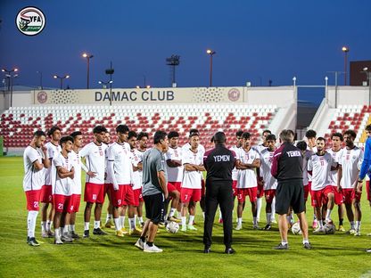 لاعبو منتخب اليمن خلال أحد الحصص التدريبية استعداداً لمواجهة سيرلانكا - 11 أكتوبر 2023 - Facebook/yemen fa