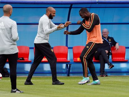 روميلو لوكاكو وتيري هنري مع المنتخب البلجيكي- 9 يوليو 2018 - reuters