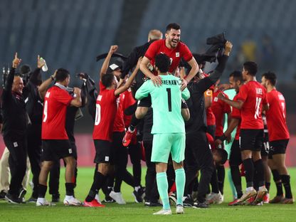 فرحة لاعبي المنتخب المصري بعد التأهل لربع نهائي منافسات كرة القدم في طوكيو 2020 - REUTERS