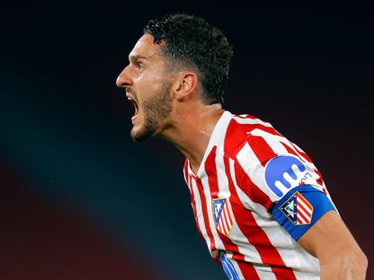 فرحة قائد أتلتيكو مدريد كوكي بعد التأهل إلى نهائي كأس ملك إسبانيا على حساب برشلونة - 3 مارس 2026 - X/@Atleti