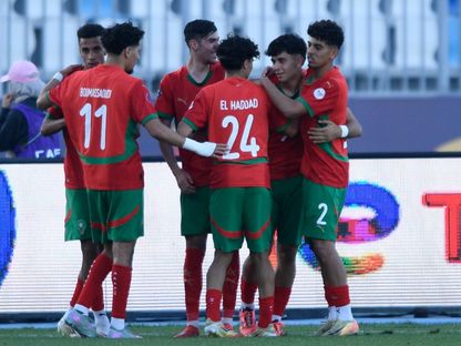لاعبون من المغرب يحتفلون بتسجيل هدف في مرمى تونس بكأس إفريقيا تحت 20 عاماً - 7 مايو 2025 - X/@CAF_Online