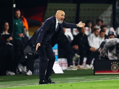 لوتشيانو سباليتي مدرب إيطاليا خلال مباراة ألمانيا في دوري الأمم الأوروبية - 23 مارس 2025 - Reuters